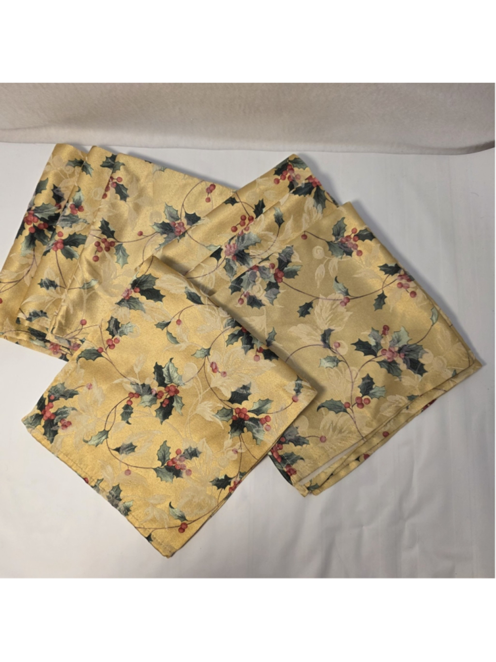 Christmas Napkins Holly Gold Vtg Cloth set of 7 Fortunoff The Source